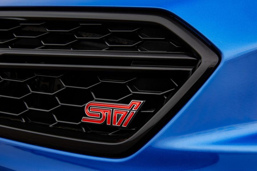 Логотип Subaru WRX STI 2017 года  (WW) (фото 28 из 40)